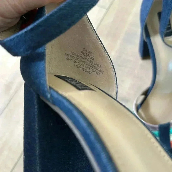 G.I.L.I. Rainbow Malin Block Heels Denim Sz 8.5 - Picture 7 of 9